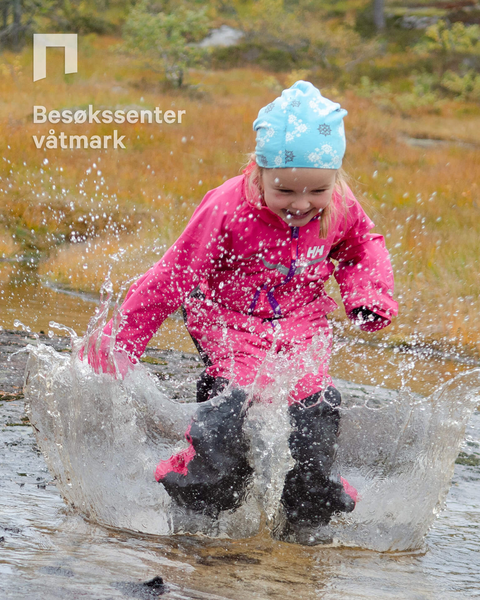 Barn som hopper i vann. Foto: Birgit Brosø